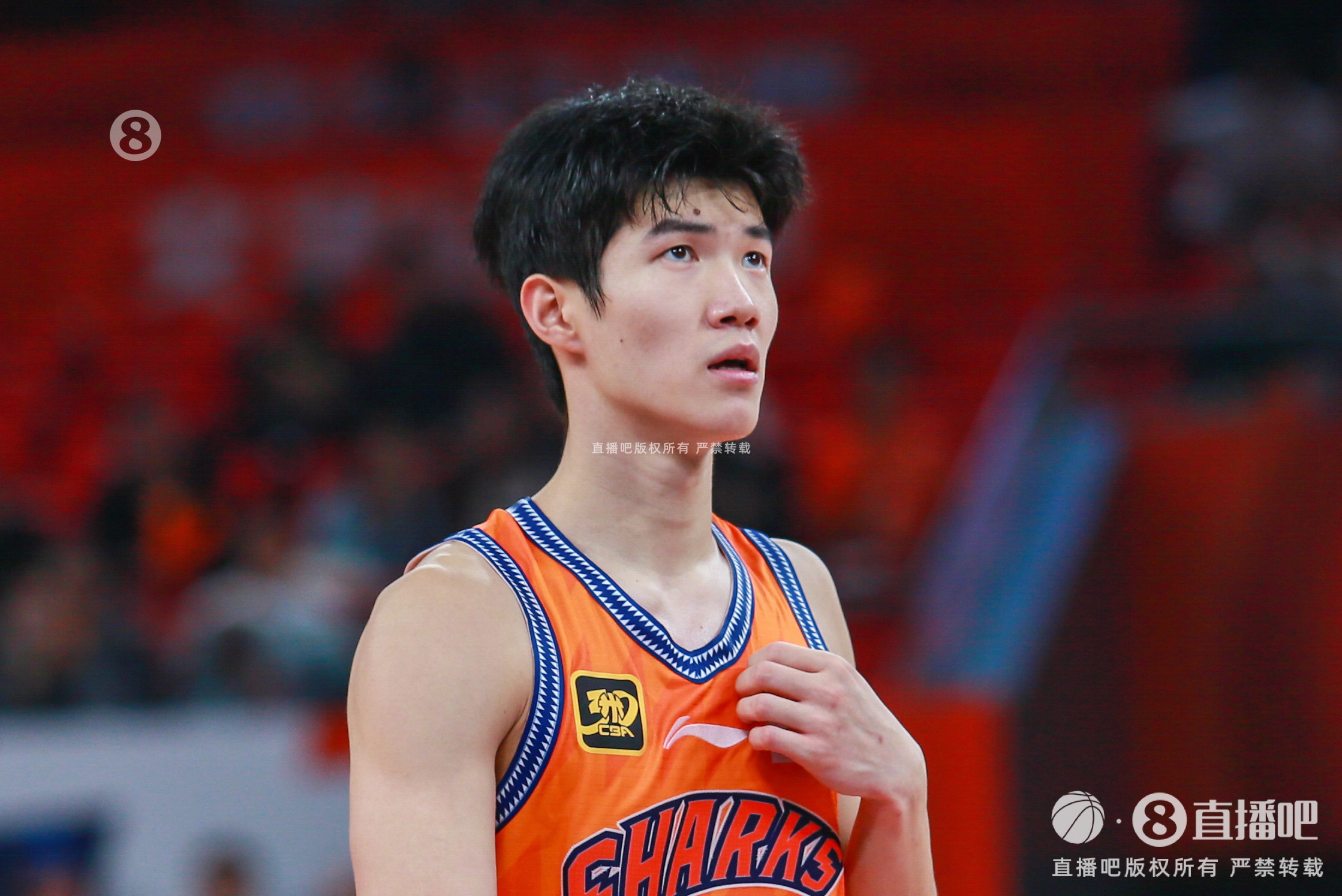 效率很高！偰李永煒半場7中5砍并列最高13分 三分4中3