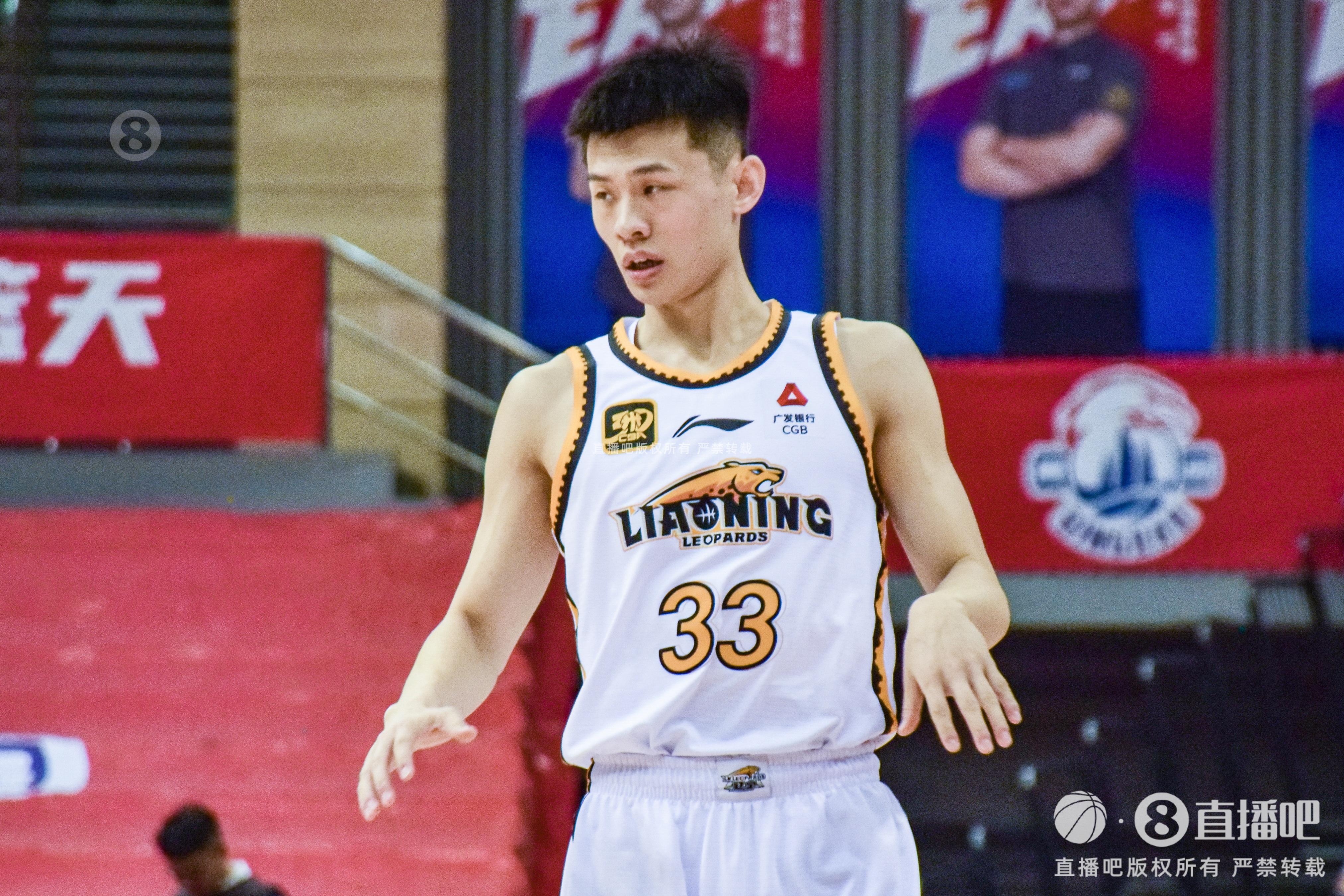 盡力了！王嵐嵚末節(jié)2記三分 全場18分鐘4中3拿到10分