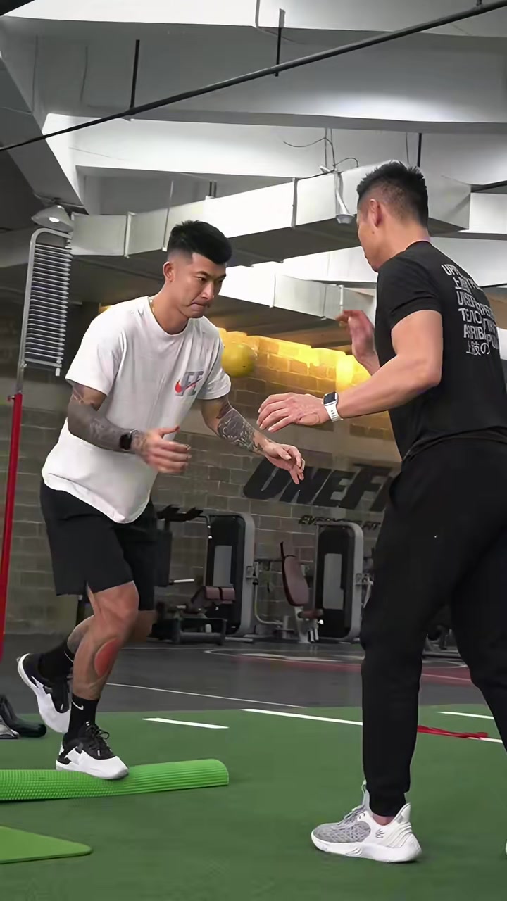 劉殿座曬訓(xùn)練視頻：休假不能停，為了這份熱愛沖！